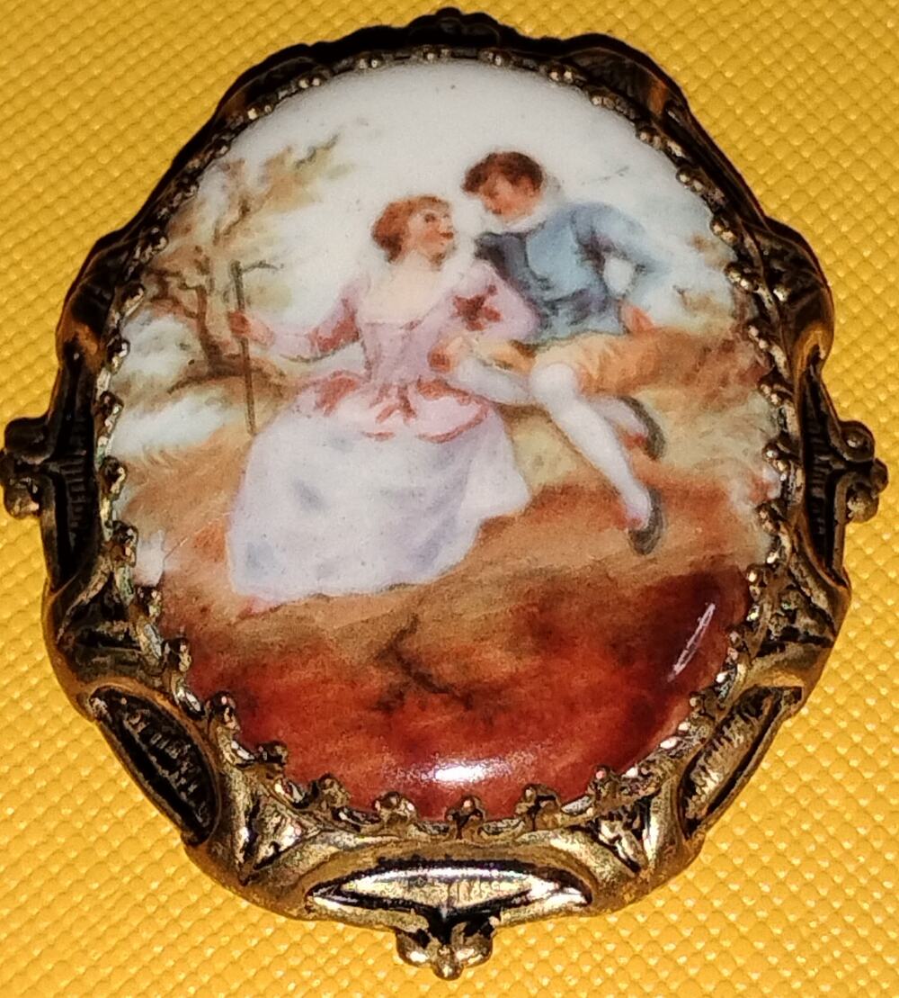 Vintage 1930s-50s Fragonard Style Porcelain Courting Couple Dress Clip 1.75"
